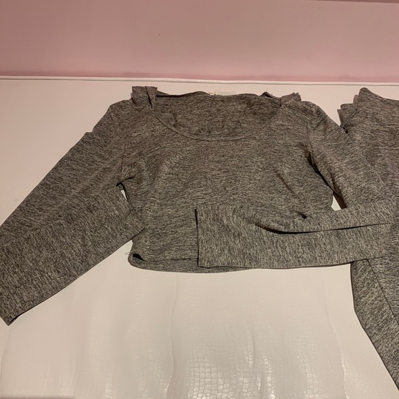 GREY MATCHING SET WITH LEGGINGS AND A HODDED TOP - Picture 2 of 4